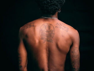 Slim Dumpie – Gangster Love ft. Silas